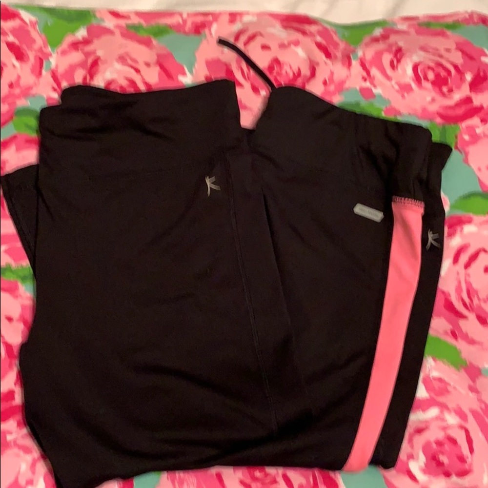 2 pairs of Danskin Dri-more - black/black pink